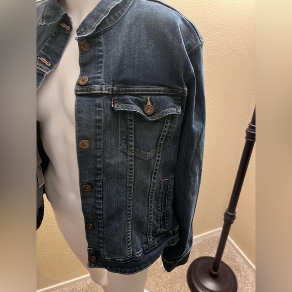 Levi Strauss & Co. Jean jacket size XL - Picture 3 of 9